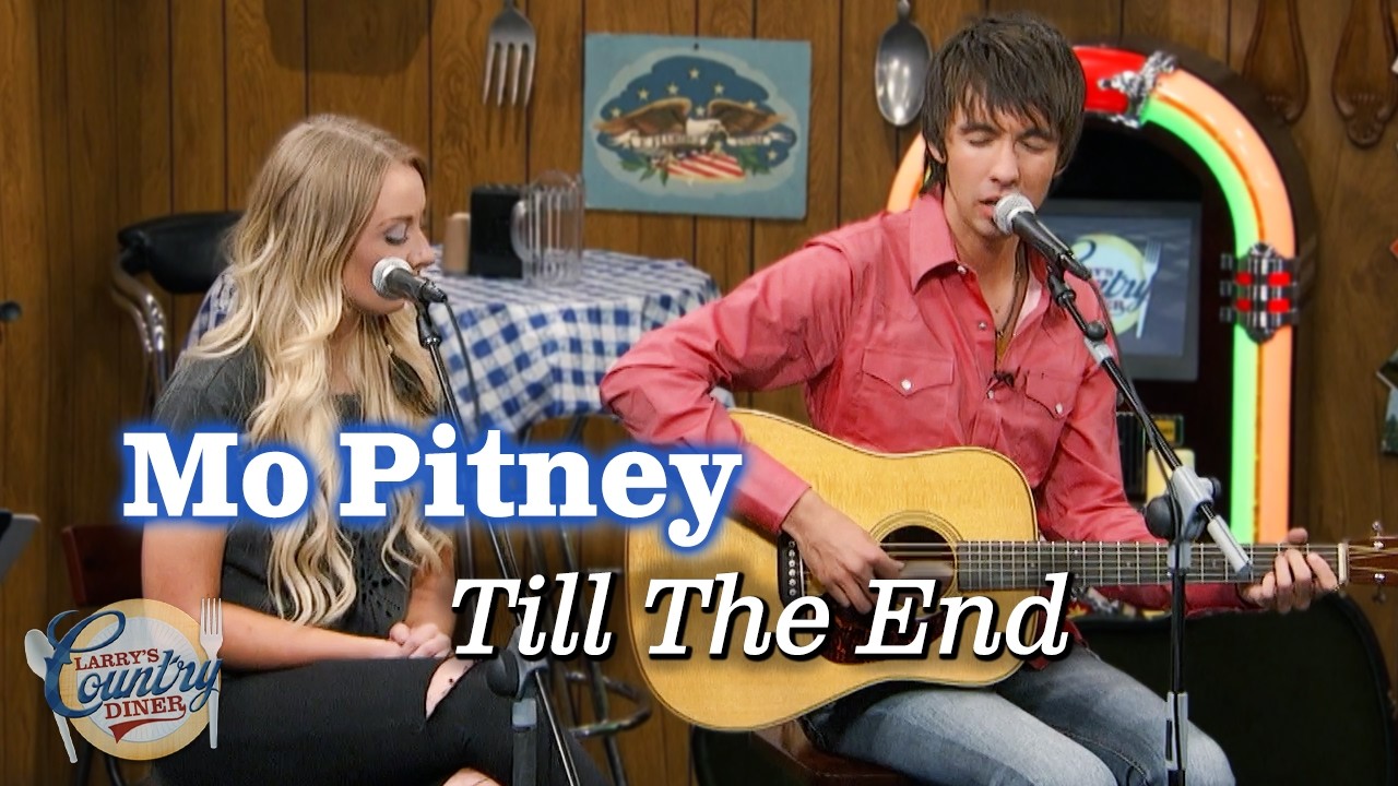 Mo Pitney sings 