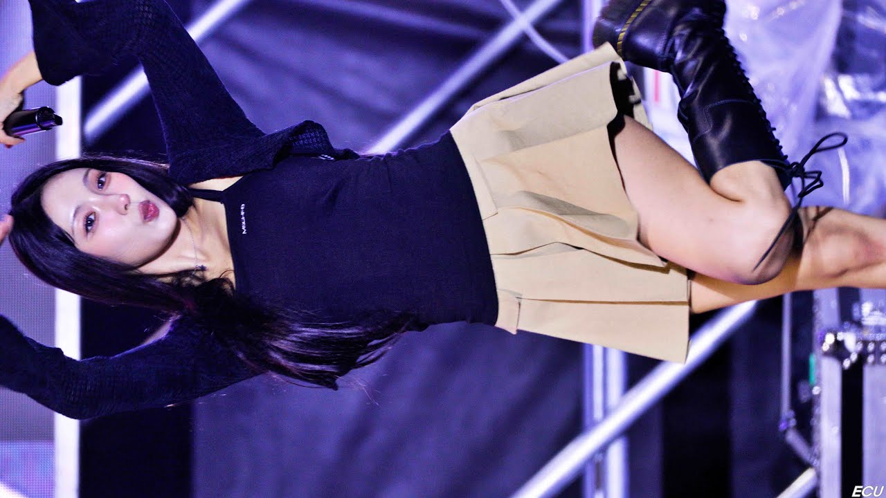 라잇썸 (LIGHTSUM) 초원 (CHOWON) POSE! (포즈) [8K] 241114 목원대학교 축제 직캠 by ECU