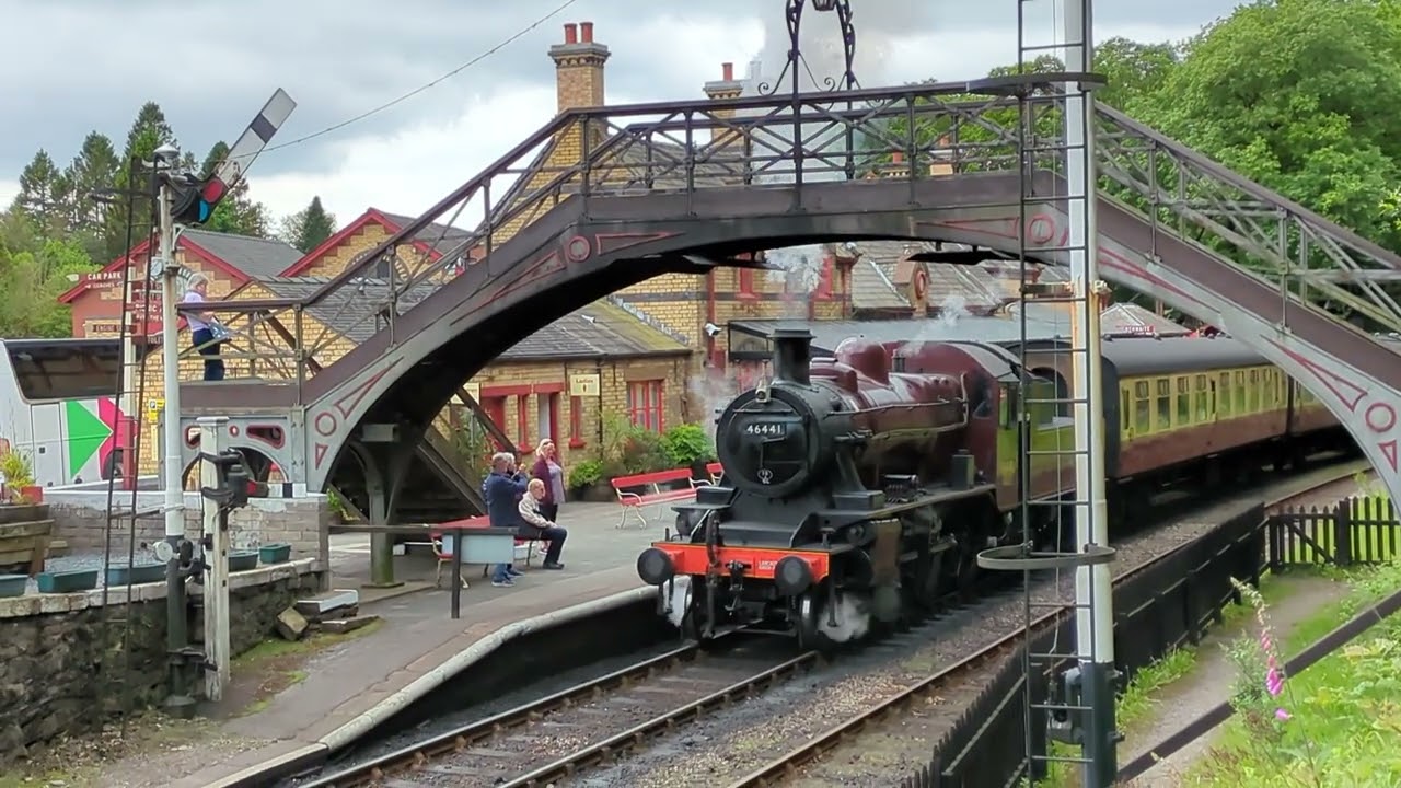 46441 pulling out of the station 