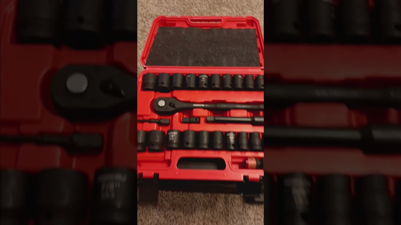 SEDY 25-PIECE 1/2 SOCKET SET. (AMAZON)