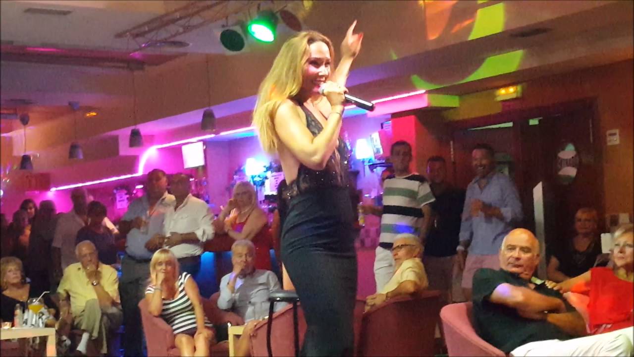 Rosario Mohedano arrasó en Fontana Disco   Alicante 12 agosto 16