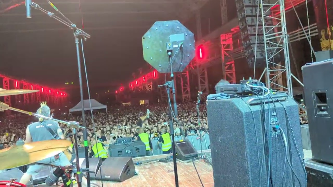 NOFX - Don't call me white (Final Tour) live at Carroponte, Milan 11/05/2024