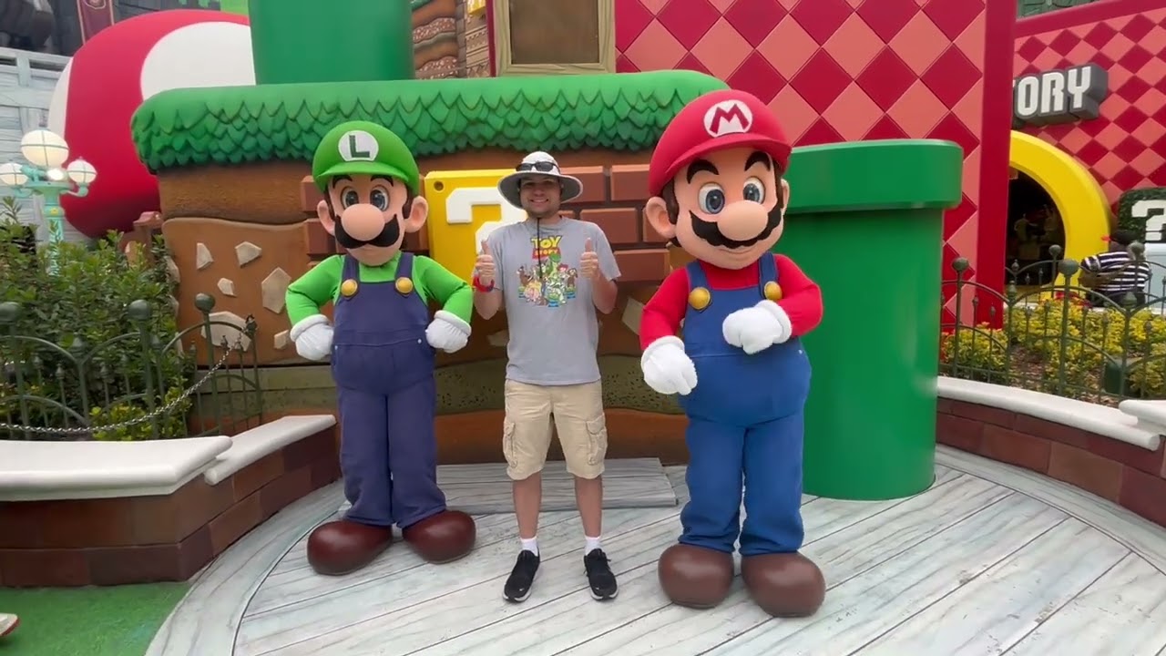High fives with Mario and Luigi at Super Nintendo World Universal Studios Hollywood 6/5/25