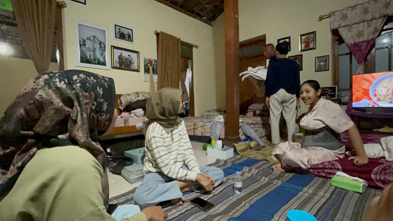 DEDEK ELEA AUNTY MENDRENG DATANG BAWA HADIAH😇😍