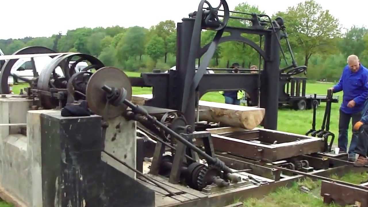 Large Reciprocating Saw powered by a 30 HP Thomassen diesel engine at the 2013 Neunen Show