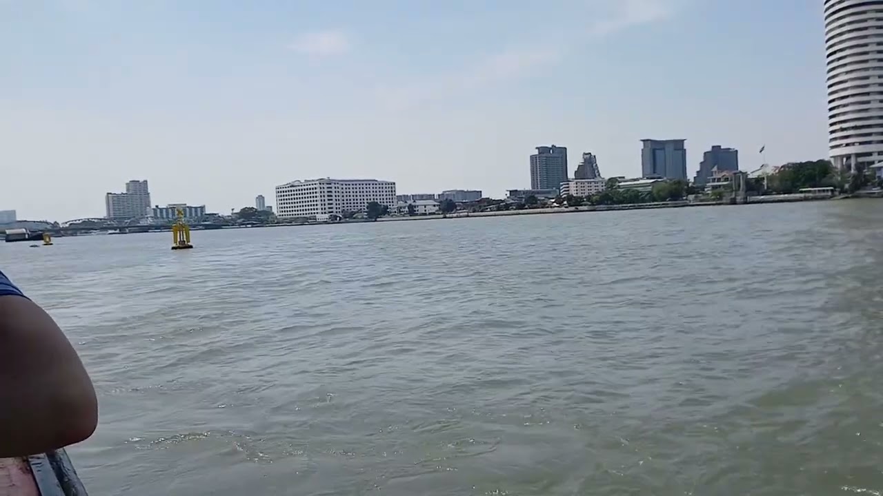 เรือด่วนเจ้าพระยากับสายน้ำแห่งชีวิต