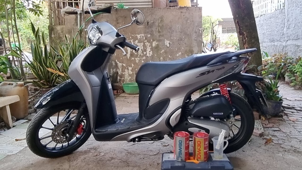 Thay Nhớt Máy, Nhớt Hộp Số Xe Tay Sh Mode Tại Nhà
