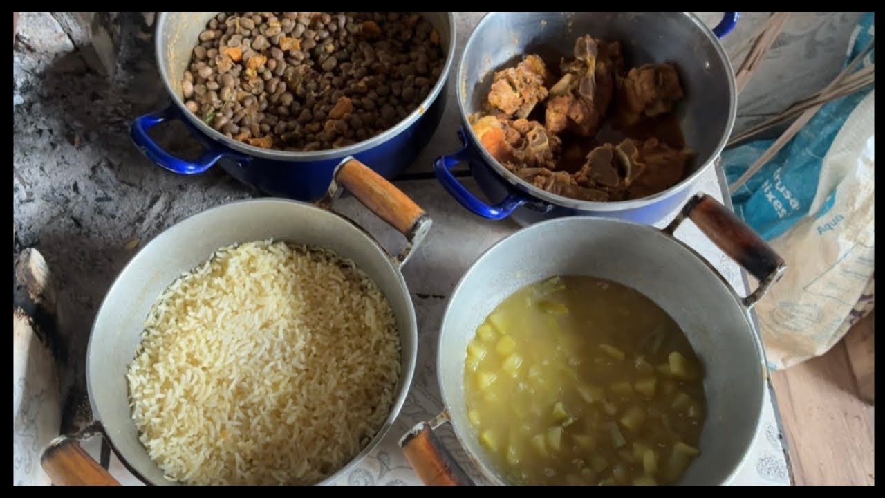 😋 Almoço Caipira Raiz: Feijão-Verde com Espinhaço de Porco