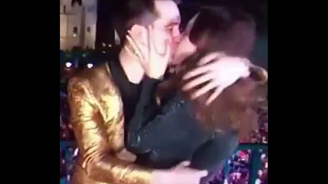 15 minutes of Brendon & Sarah Urie being awesome
