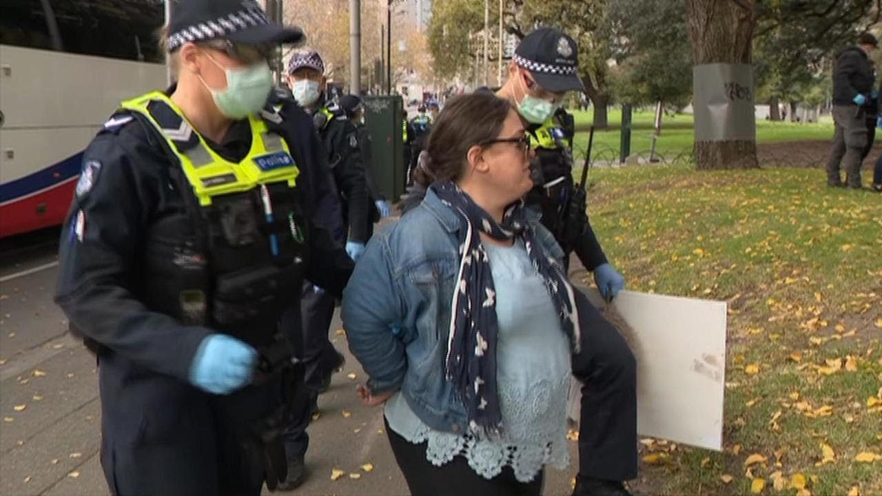Police arrest anti-lockdown protesters in Melbourne