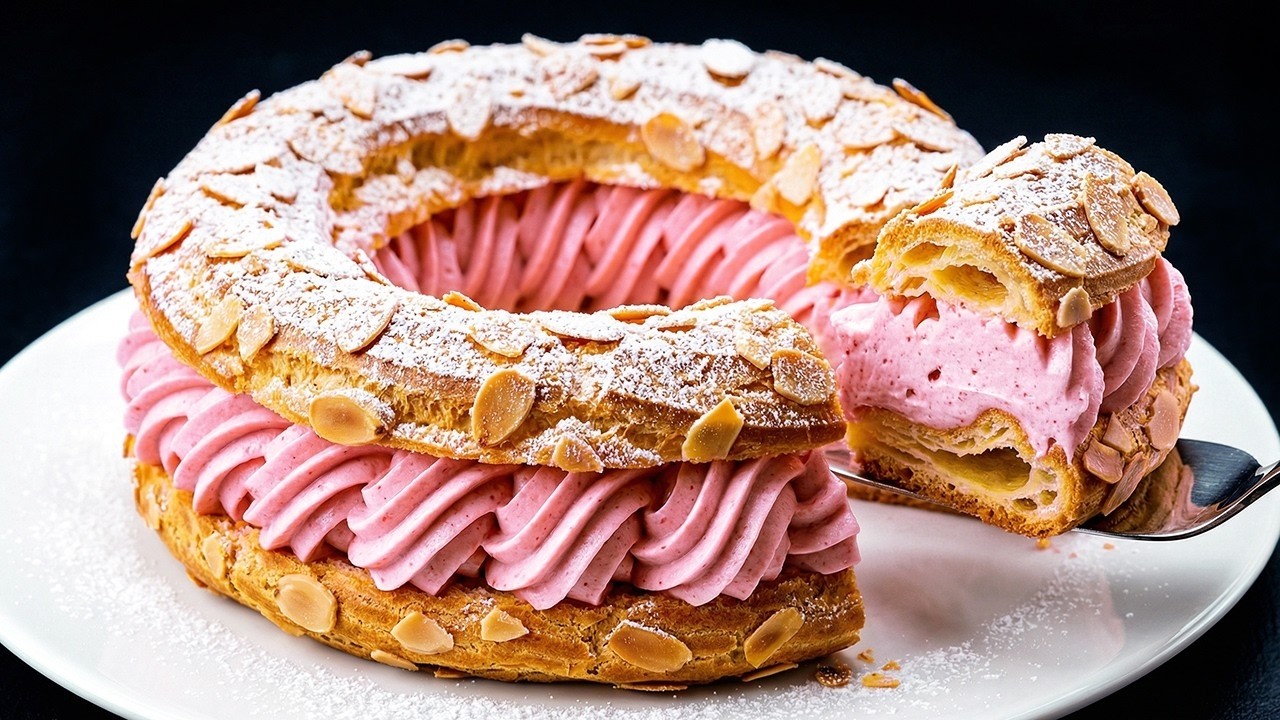 I found TRESURE! The most popular Easy Eclair with Strawberry Mousse Recipe of this spring!