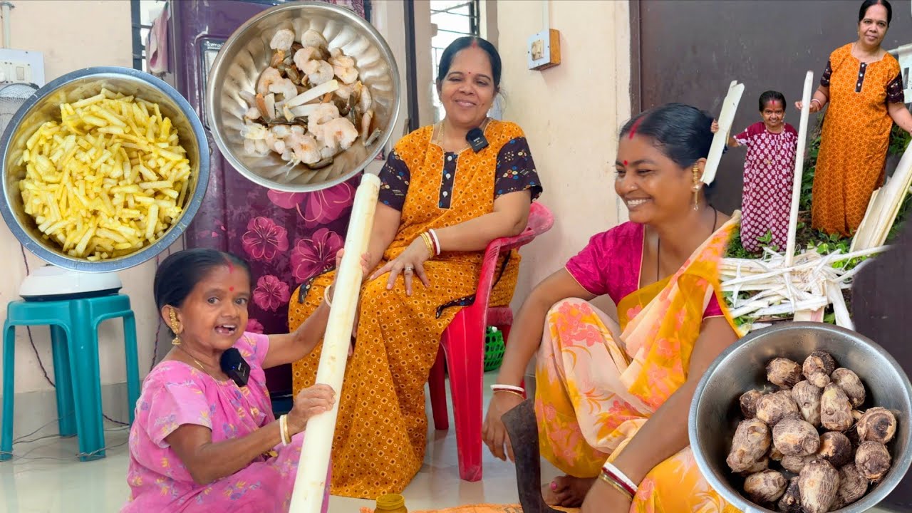 কলার থোর নারকেল দিয়ে ভাজা আর চিংড়ি কাকড়া দিয়ে কচুর গাঠি রান্না Kolar Thor Narkel, Gaathi ranna