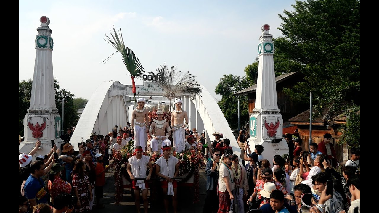 ตระการตา ขบวนแห่สลุงหลวงปี๋ใหม่เมืองลำปาง