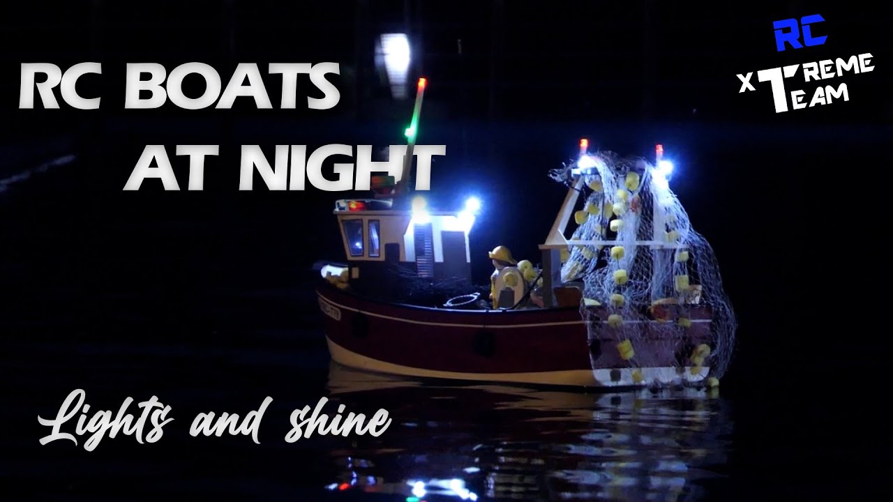 RC BOATS AT NIGHT in Basauri / Cinematic Rc boats with lights at night