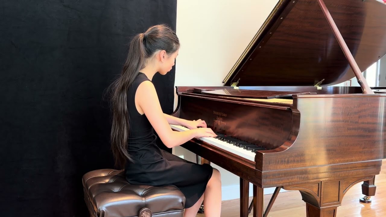 Noemi Y. Li playing Beethoven Piano Sonata No. 14 in C# Minor, Op. 27, No. 2, III. Presto agitato