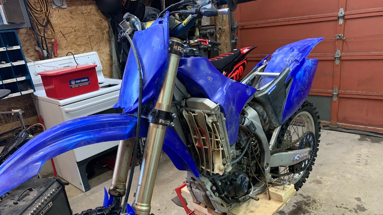 2009 YZ250F ВОССТАНОВЛЕНИЕ ЧАСТЬ 1 (РАЗБОРКА) ЭТОТ ВНЕДОРОЖНЫЙ МОТОЦИКЛ В УЖАСНОМ СОСТОЯНИИ!