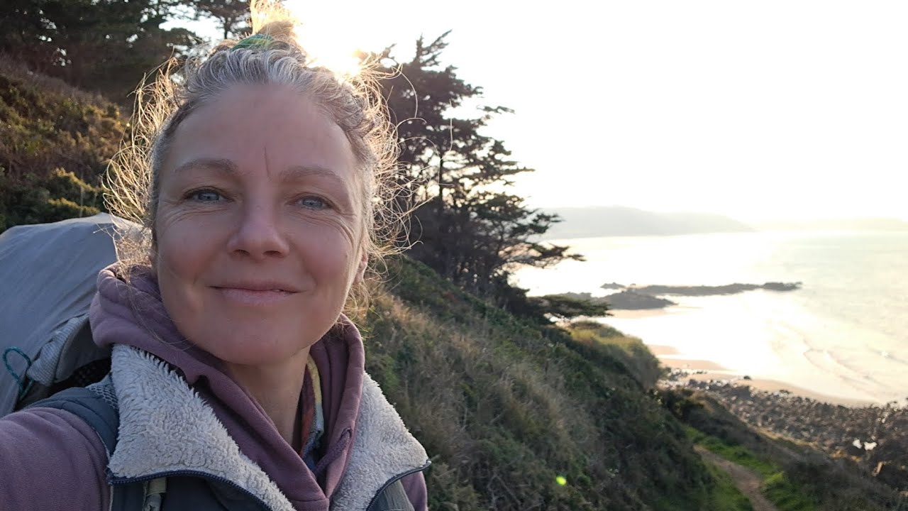 En chemin sur le #GR34 en Bretagne!  C'est #noël ! 🎄🎁🎅 Épisode 1 ✨️ #marcher  pour un bon jour ! 🌻🌾💫
