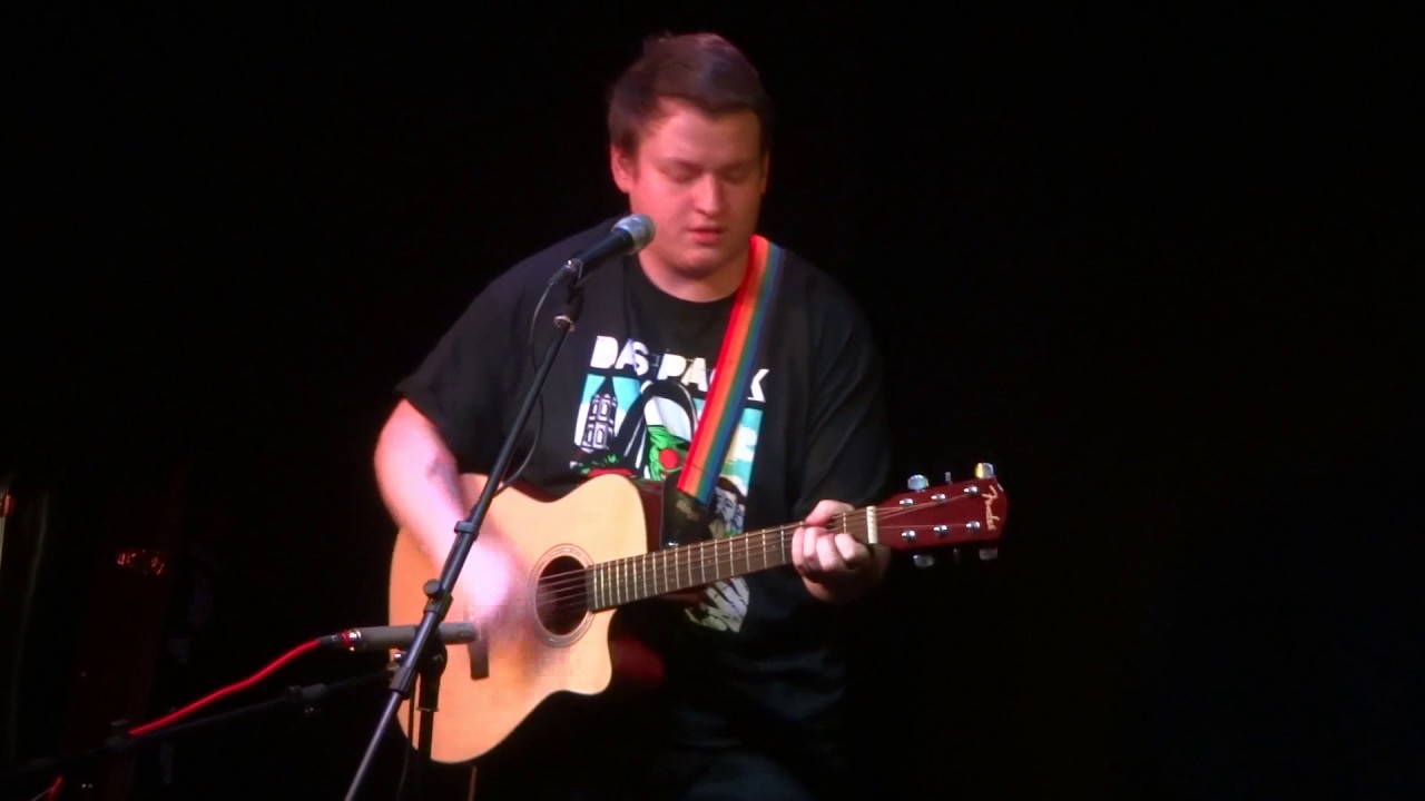 Grundhass - Plattenmillionär (Live in Berlin)