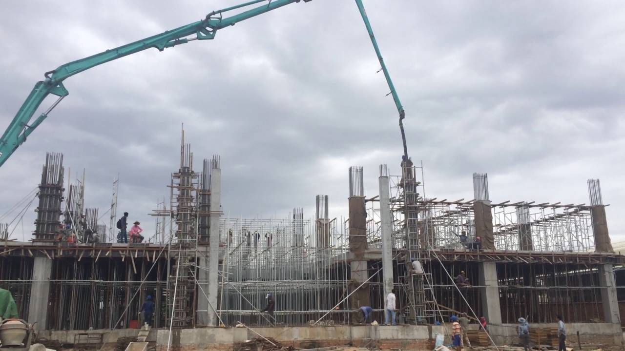 Pouring concrete columns