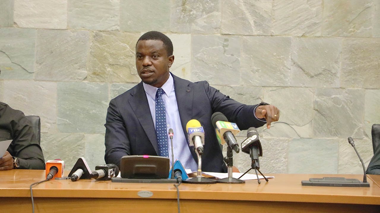 TAARIFA YA UKUSANYAJI MAPATO NA MATUMIZI YA HALMASHAURI