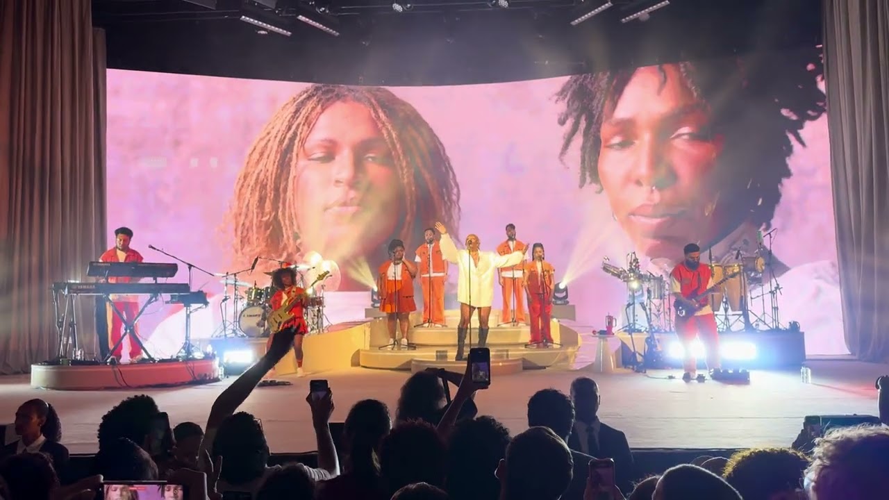 Liniker - Veludo Marrom (Caju Tour Vivo Rio 03/12)