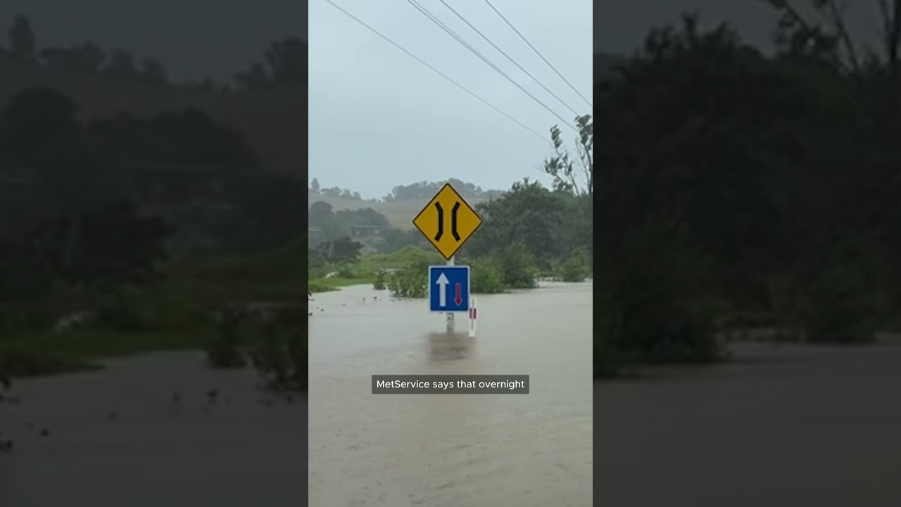 Main road to Whitianga cut offas heavy rain hits | RNZ