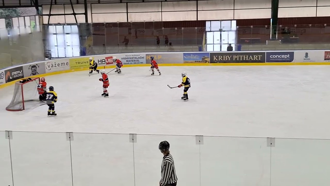 Ledn&iacute; hokej děti 4.tř&iacute;dy Choceň - Oliver v akci #hokej
