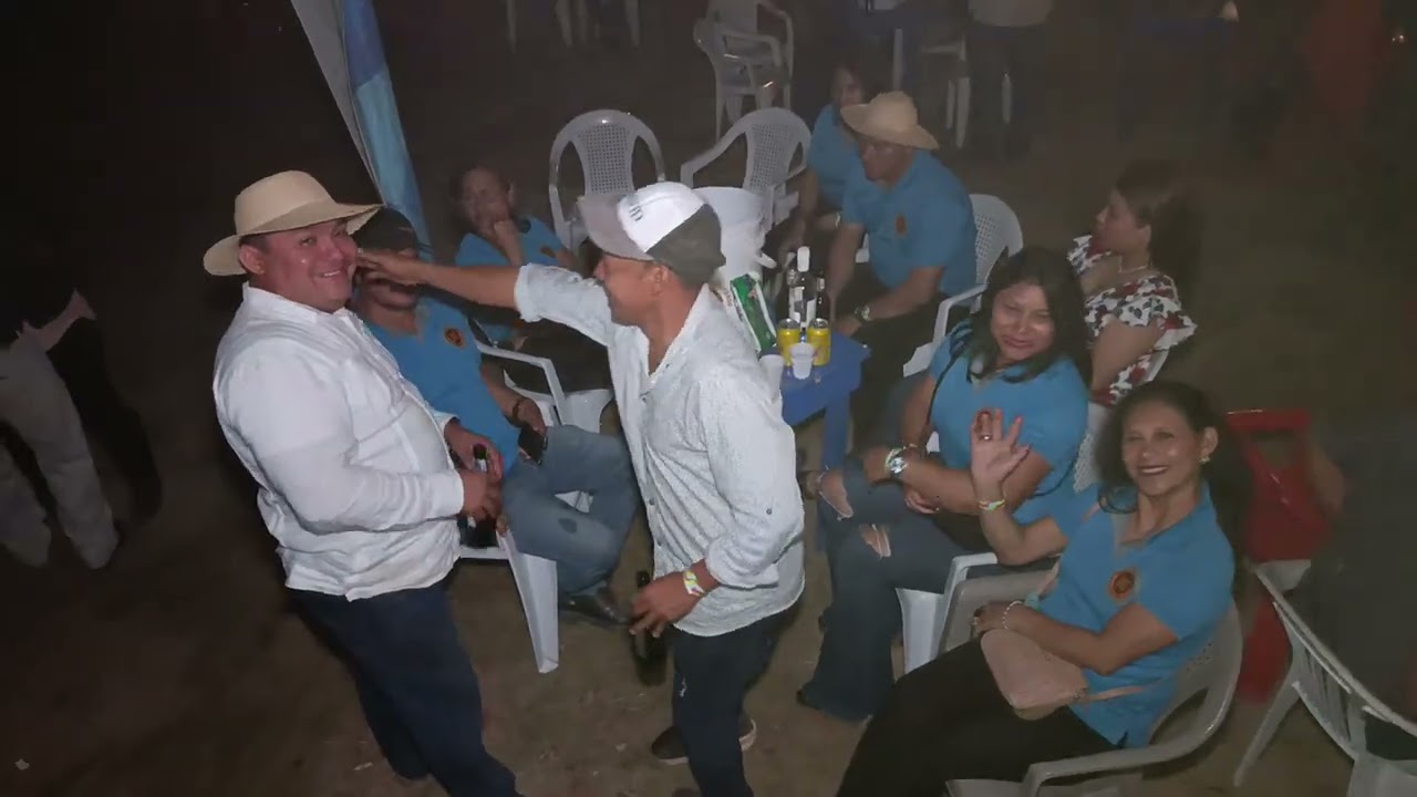 OFILIO QUINTERO TEMA PAPELITO AMARILLO EN FIESTA DE MAXIMILIANO VALDE EN PUNTO CRITICO 2026