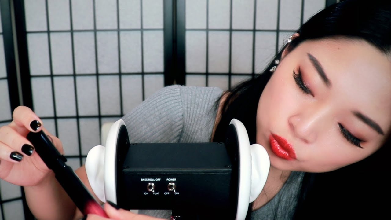 ASMR Lip Gloss and Mouth Sound (No Talking)