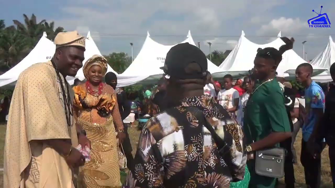 Deskenny thrill fans in Ute-Erumu @ the reception of the marriage ceremony between Blessing & Bright