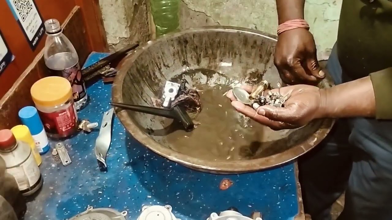 # CNG kit repair Maruti Wagon R#cng #automobile #marutisuzukiertigacng #funnyvideos 