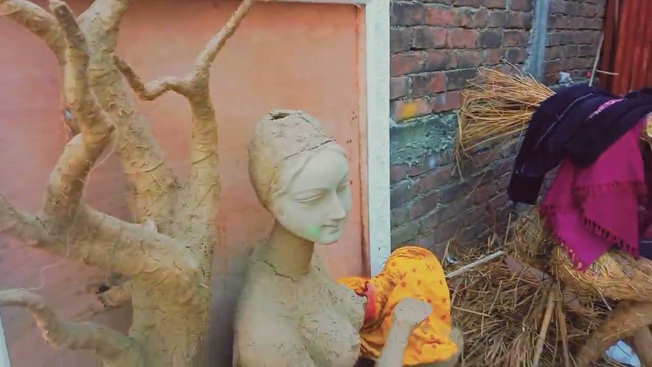 सरस्वती पूजा शुरू होने वाला इसलिए हम सब मूर्ति का बुकिंग देने गया भाई लोगों मिलकर जय बिहार