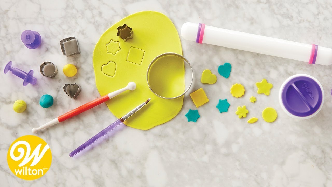 Cómo usar fondant; Amasar, Extender, Decorar y Guardar.