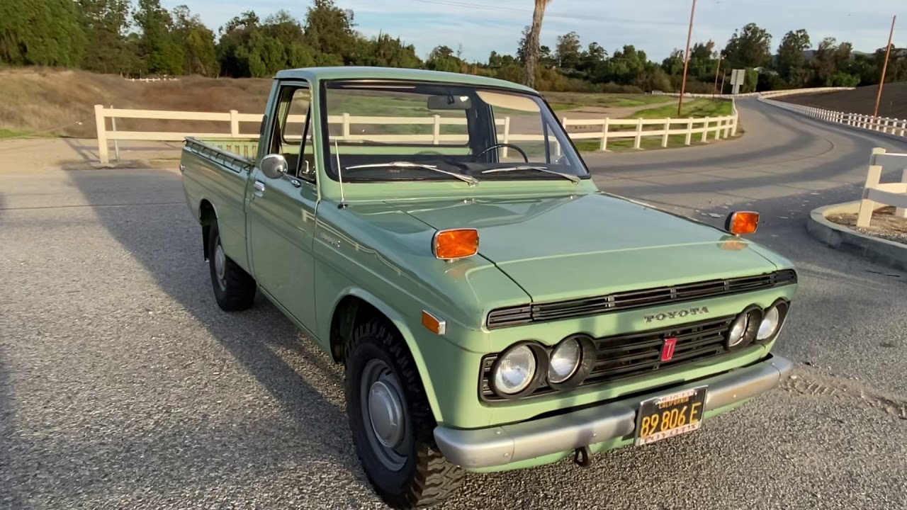 1969 Toyota Hilux 3