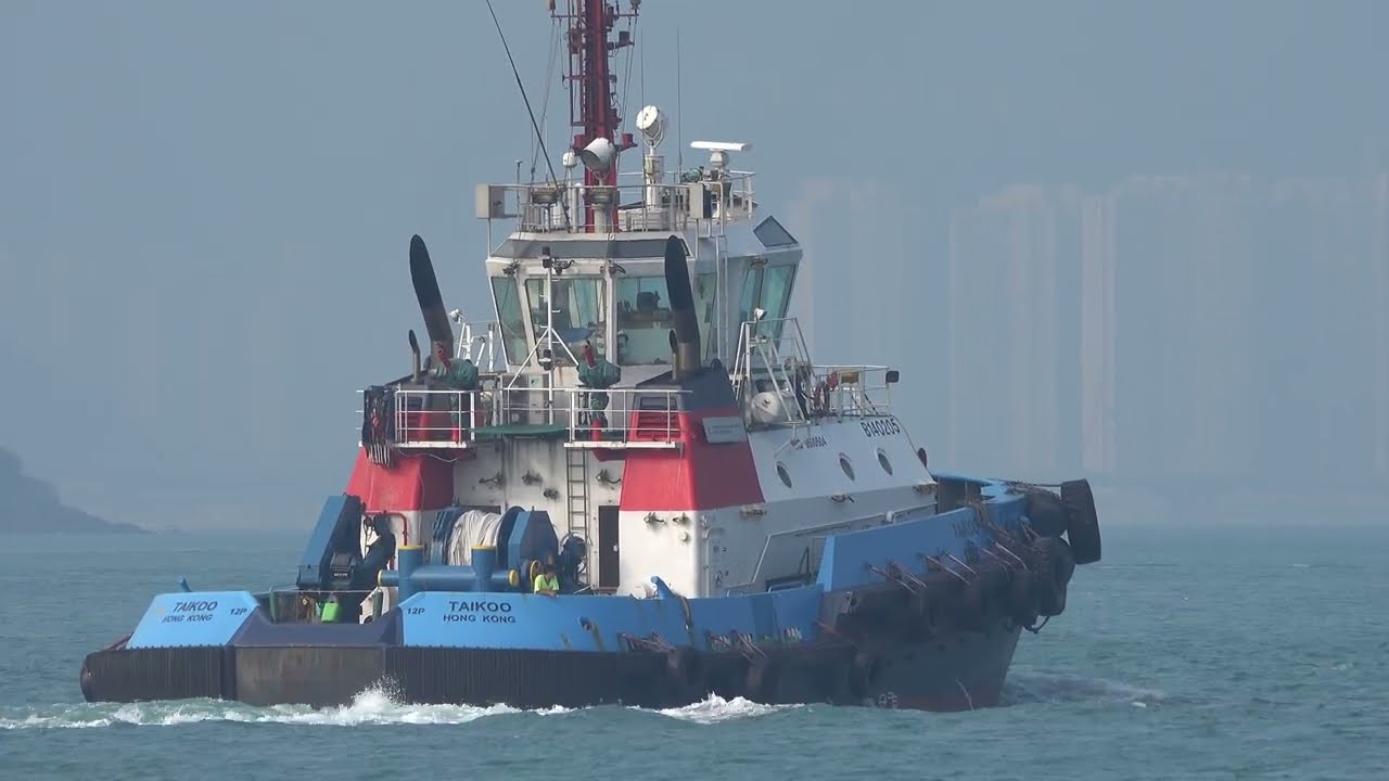 Tugboat《TAIKOO》Crossing the  Ma Wan Channel in HK 20260223_C0014