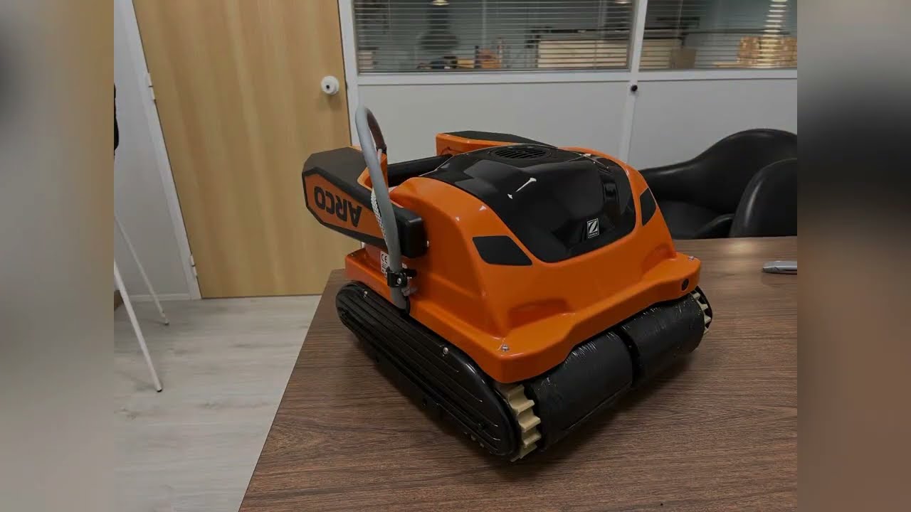 ZODIAC ARCO pool vacuum cleaner for professional use