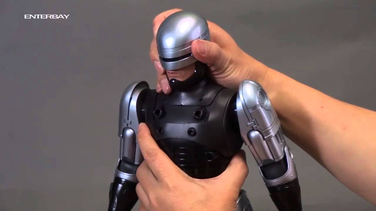 ENTERBAY 1:4 RoboCop 3 demonstration