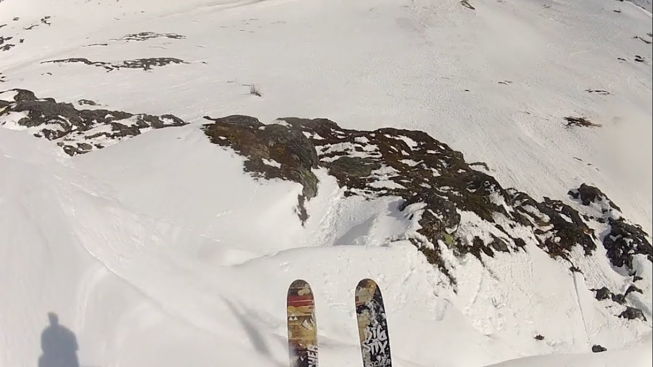 Jumping 'H&ouml;gsta h&ouml;gsta' (highest highest) cliff in &Aring;re ski resort, Sweden