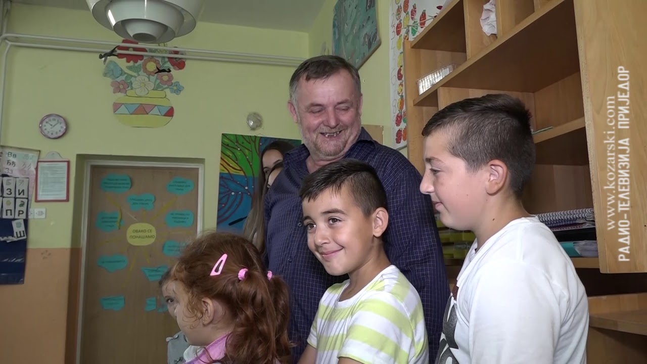 DJED I OSAM UNUKA U ISTOJ ŠKOLI