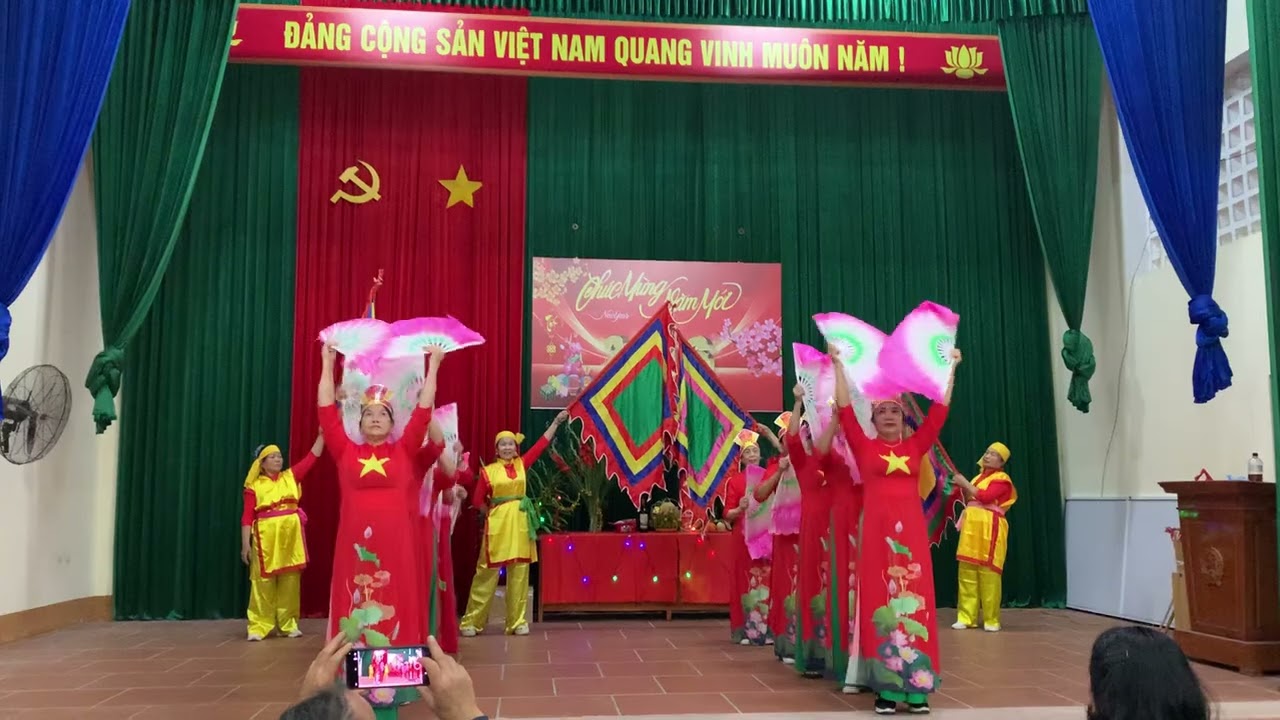 Văn nghệ đêm giao thừa của hội NCT thôn Đại Phú 1