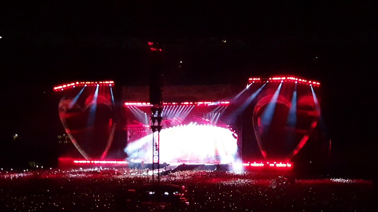 Pink - So what live at Wembley