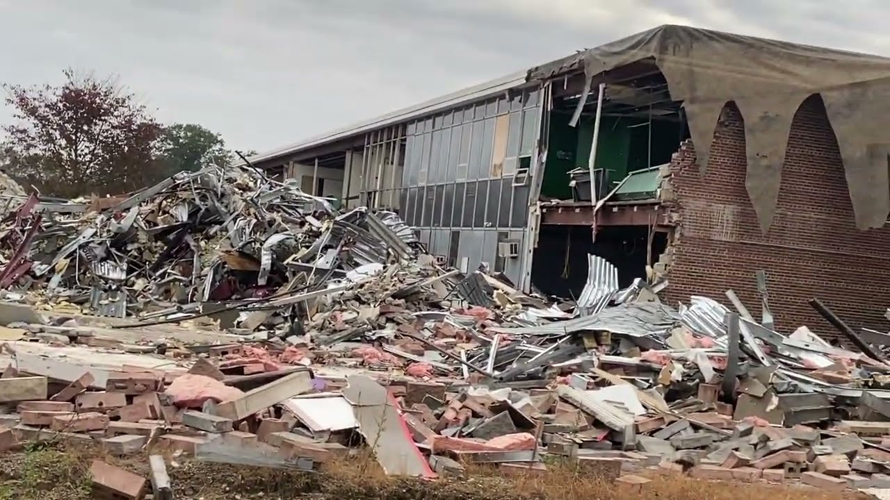 Tearing Down the High School: Old ELHS building being leveled