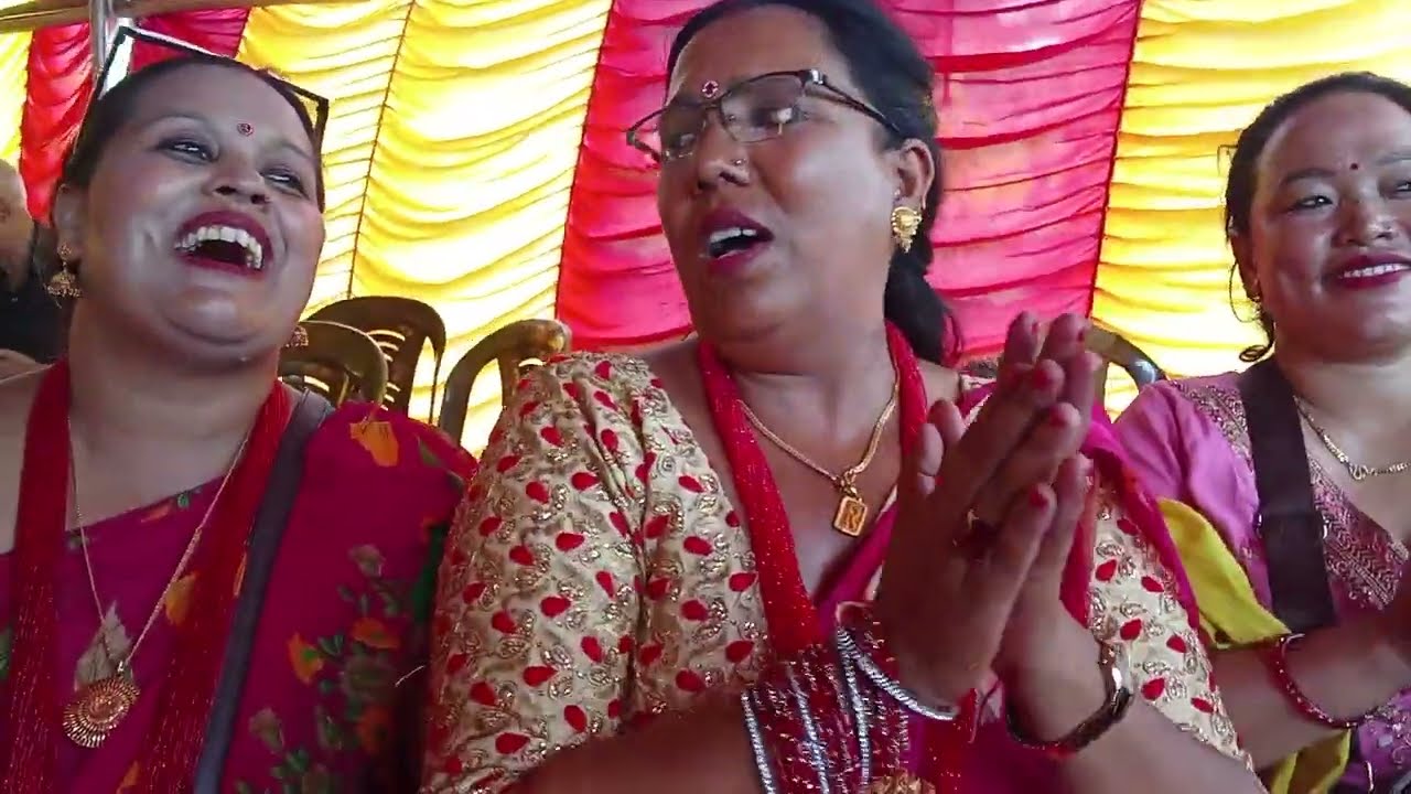 साङ्ला मा भएको आजसम्मको बबाल रमाइलो दोहोरी ठेकदार भन्छौ सिमेन्टी बोक्नेलाई रे 😁 nuwakot lokaagani 