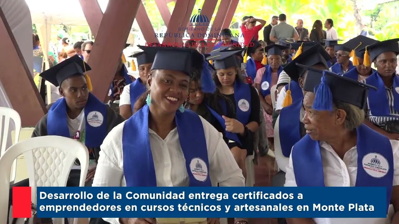 Desarrollo de la Comunidad entrega certificados en cursos técnicos y artesanales en Monte Plata