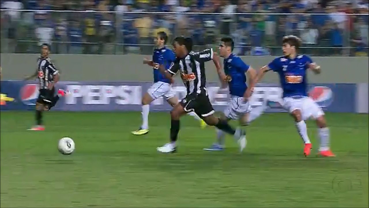 Cruzeiro 2 x 2 Atlético Mineiro (Campeonato Brasileiro 2012)