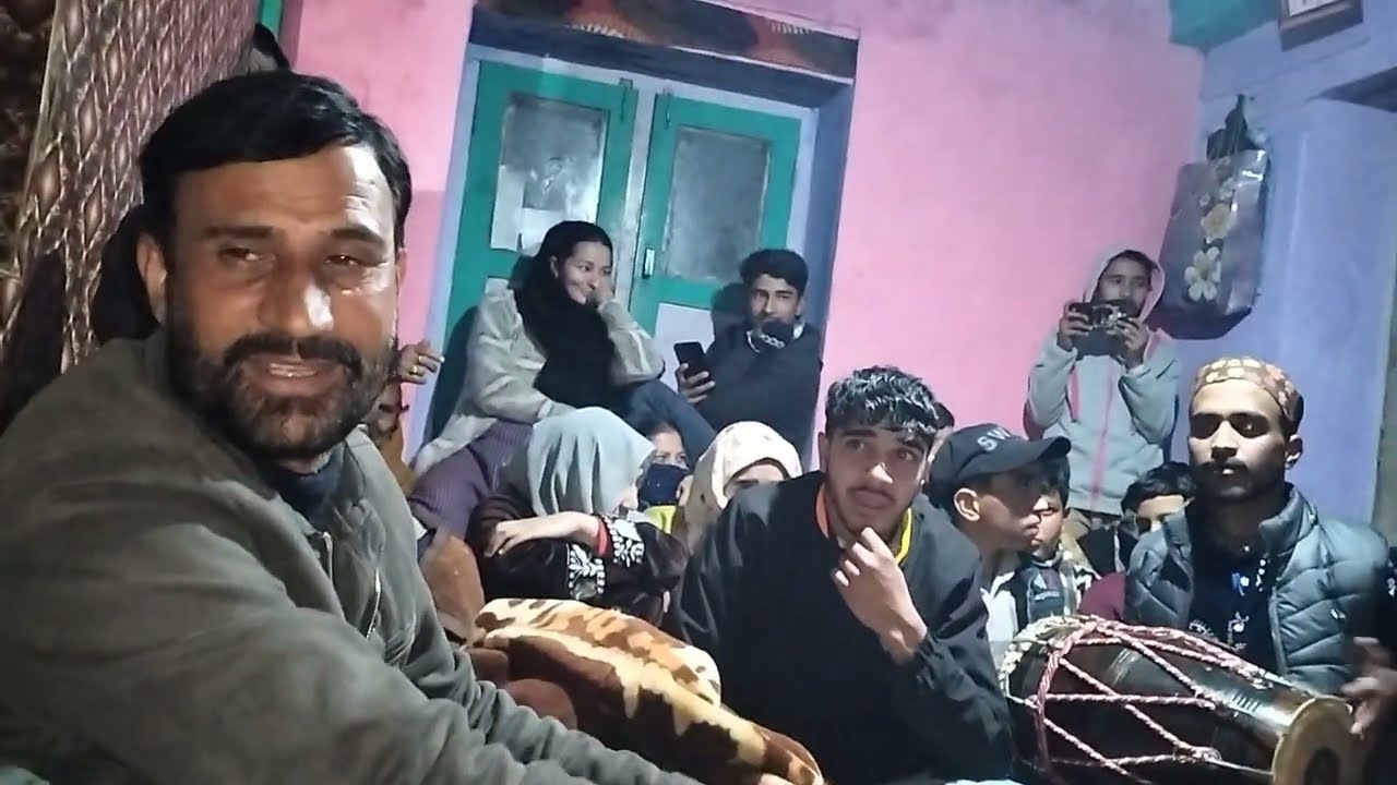 #music #Boht he pyre kashmiri #gazal at chatro  #singer bilal sabh and party #plese_subscribe #like