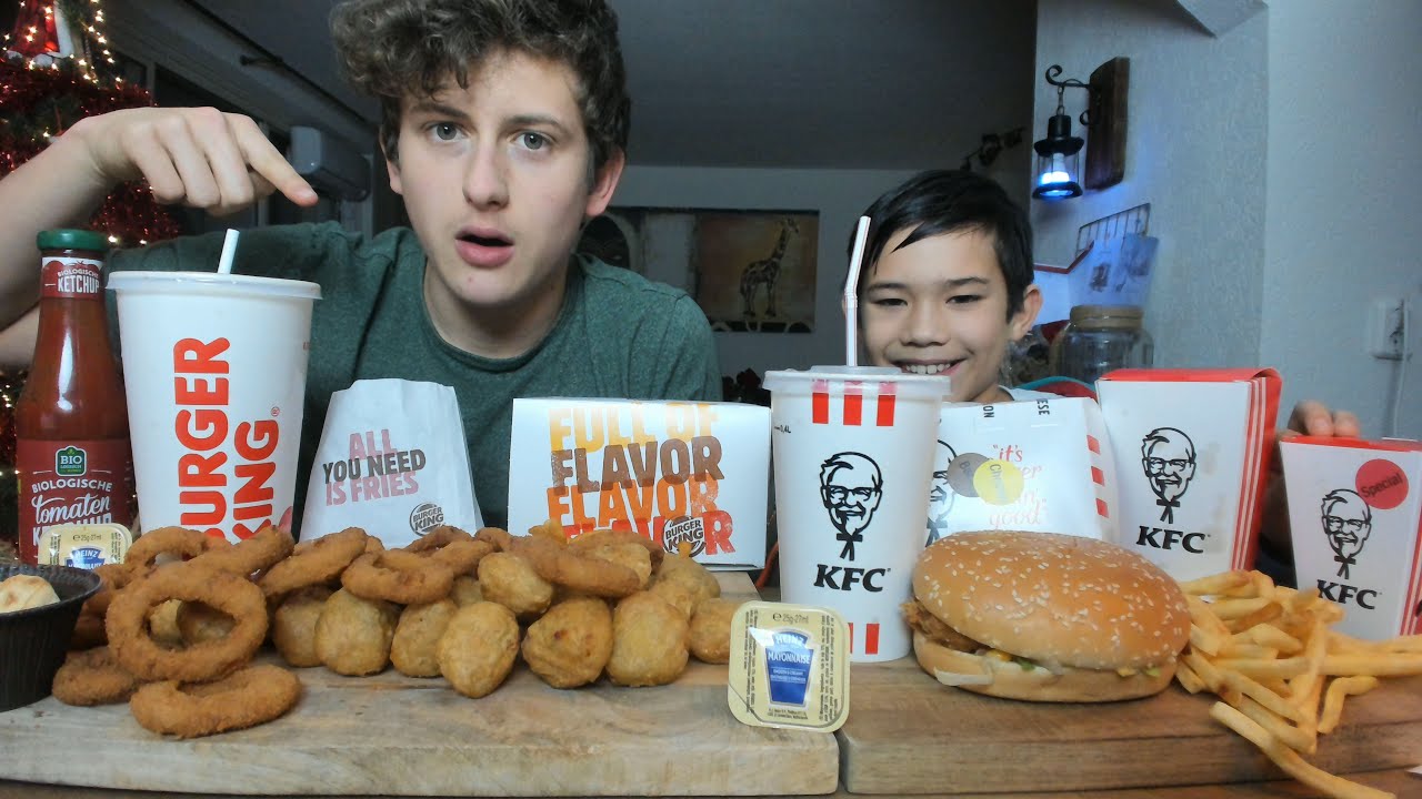 MUKBANG WITH MY NEIGHBOR! ( BRANDON 💪) 3| KFC MUKBANG🎄