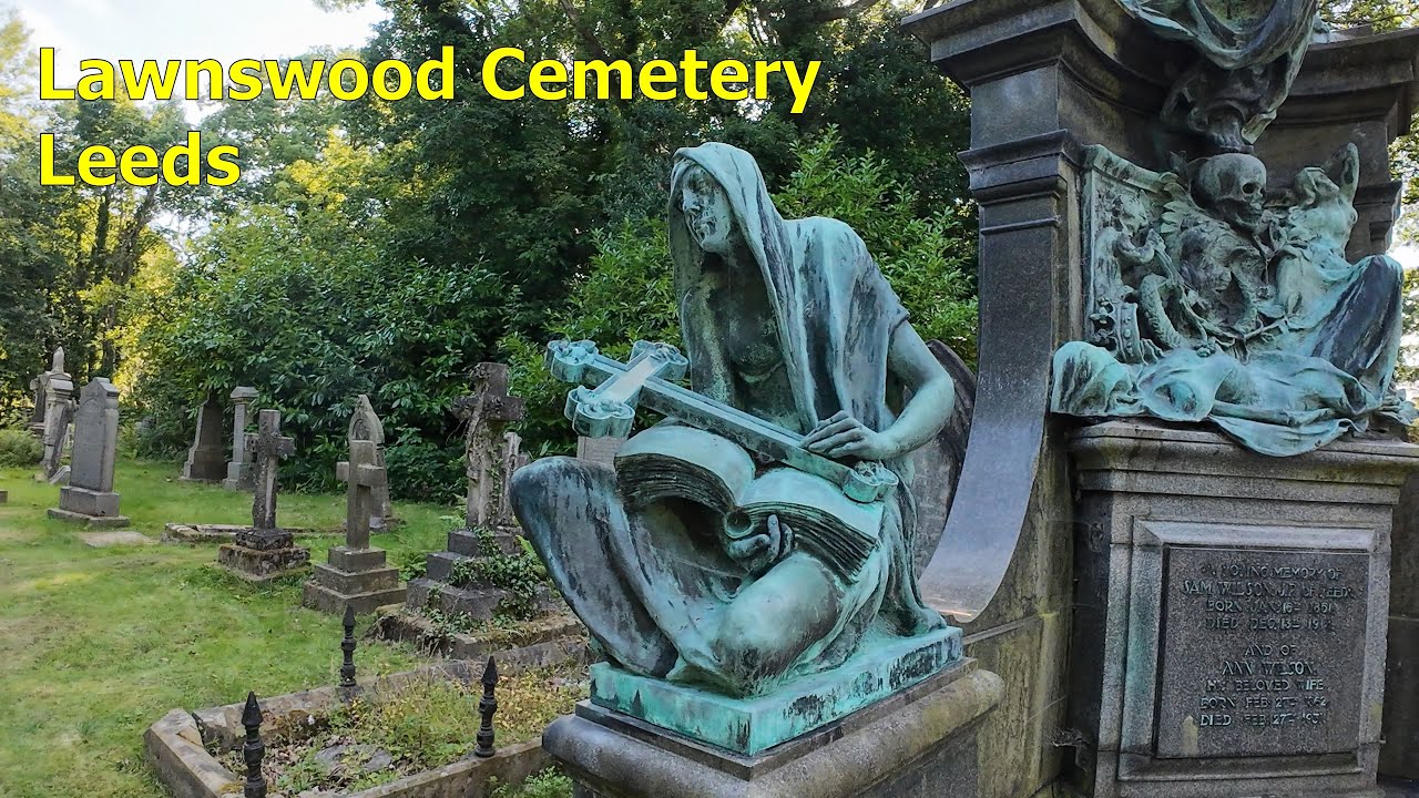 Leeds Lawnswood Cemetery, UK: Amazing statues and the remarkable Columbarium