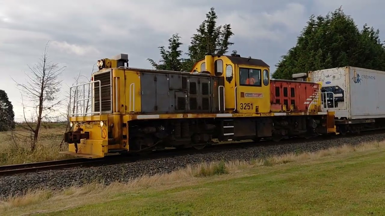 Kiwi Rail DSG Locomotive Video 45