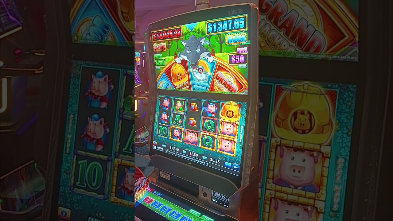 Buzz saw bonus on Huff and puff #subscribe #comment #like #huffandpuff #slot #casino #fun